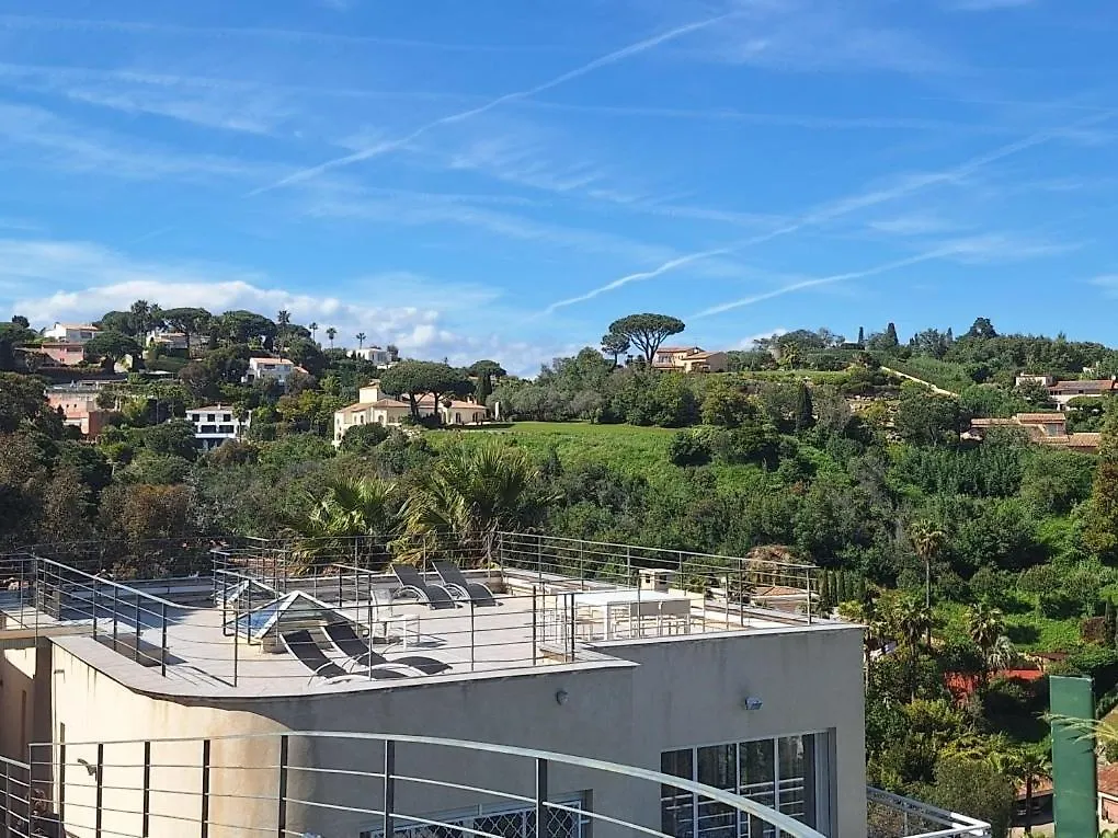 Villa Alamp Super Cannes -Vue Mediterranee Exceptionnelle - 4 Chambres Avec Salles De Bain Wc - Piscine Privee Sans Vis-A-Vis - Rooftop Panoramique Vallauris France