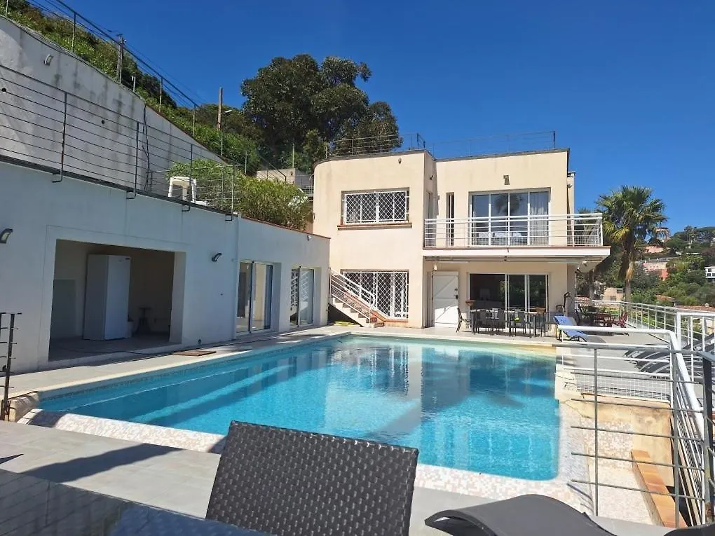 Villa Alamp Super Cannes -Vue Mediterranee Exceptionnelle - 4 Chambres Avec Salles De Bain Wc - Piscine Privee Sans Vis-A-Vis - Rooftop Panoramique Vallauris 0*,  France
