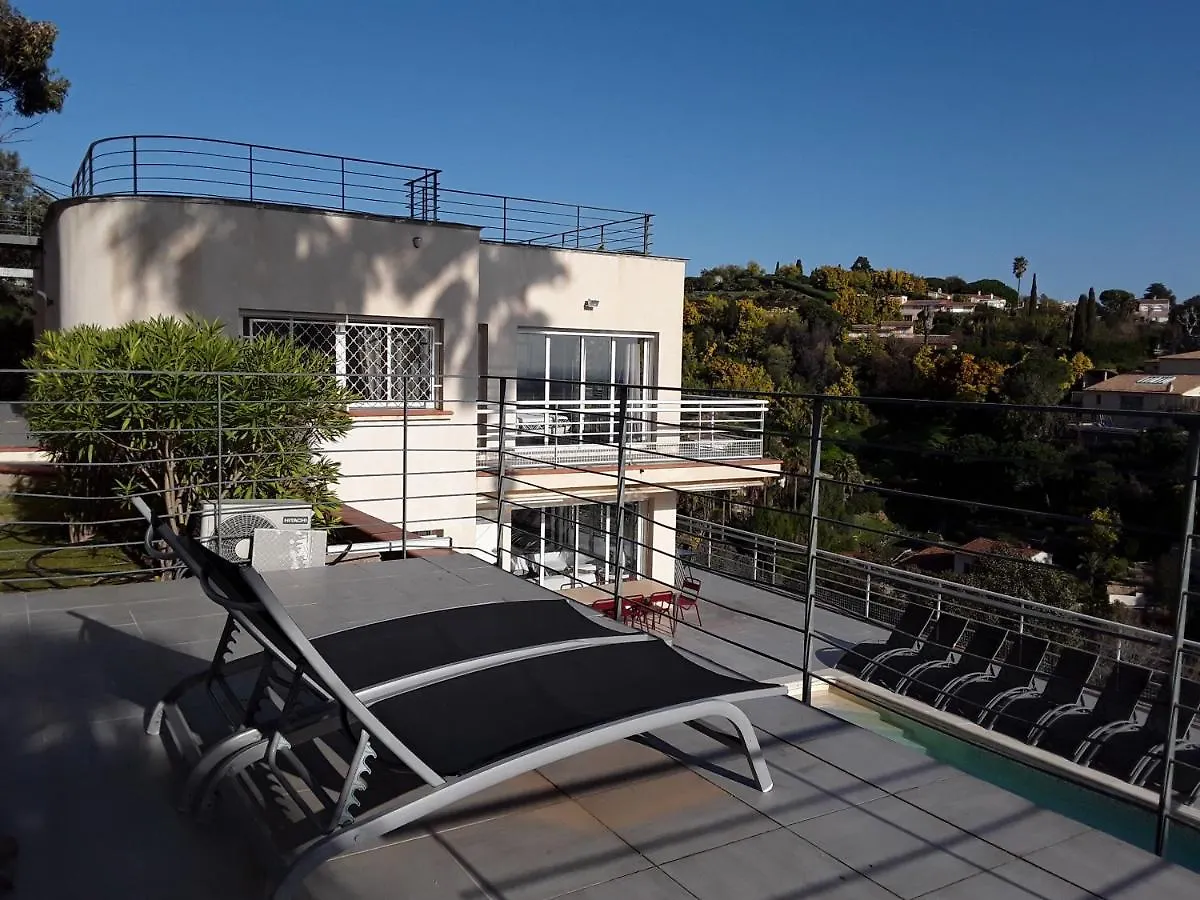 Дом отдыха Villa Alamp Super Cannes -Vue Mediterranee Exceptionnelle - 4 Chambres Avec Salles De Bain Wc - Piscine Privee Sans Vis-A-Vis - Rooftop Panoramique Валлорис Франция