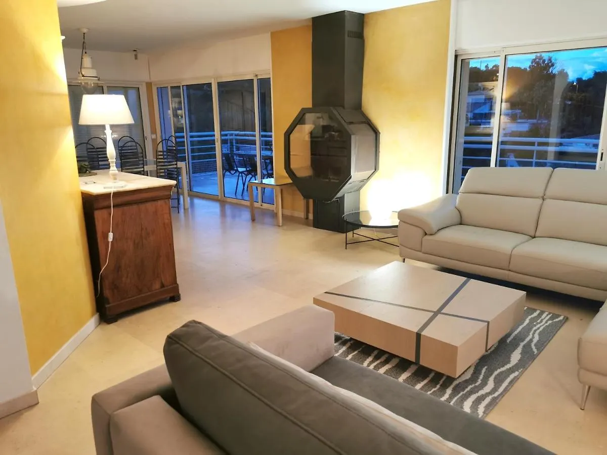 Villa Alamp Super Cannes -Vue Mediterranee Exceptionnelle - 4 Chambres Avec Salles De Bain Wc - Piscine Privee Sans Vis-A-Vis - Rooftop Panoramique Валлорис Дом отдыха
