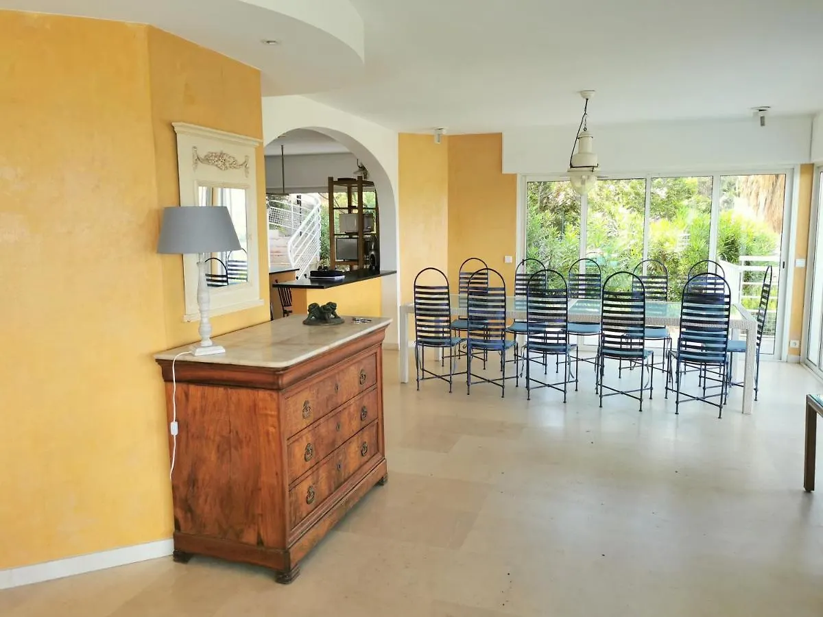 Дом отдыха Villa Alamp Super Cannes -Vue Mediterranee Exceptionnelle - 4 Chambres Avec Salles De Bain Wc - Piscine Privee Sans Vis-A-Vis - Rooftop Panoramique Валлорис Франция