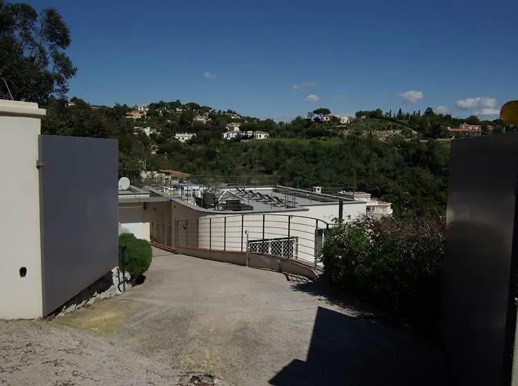 Дом отдыха Villa Alamp Super Cannes -Vue Mediterranee Exceptionnelle - 4 Chambres Avec Salles De Bain Wc - Piscine Privee Sans Vis-A-Vis - Rooftop Panoramique Валлорис
