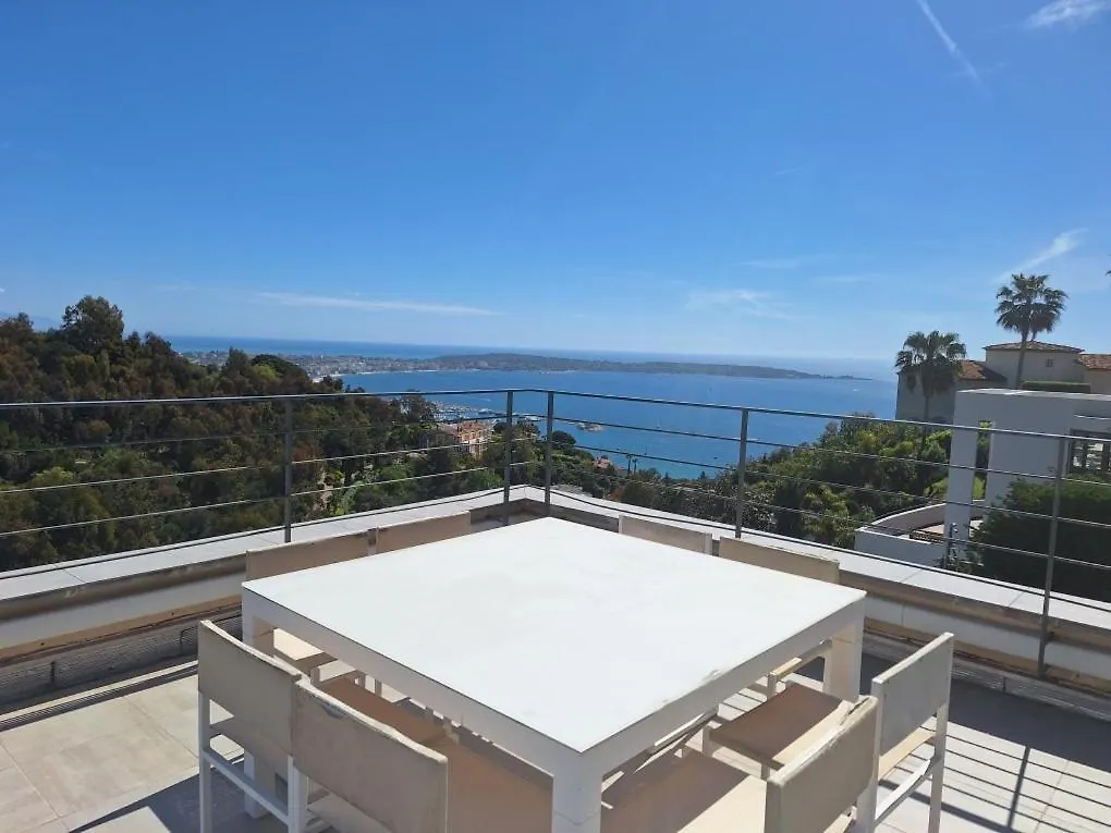 Ferienhaus Golfe-Juan Et Super-Cannes - Villa Alamp - Vue Mediterranee Exceptionnelle - 4 Chambres Ensuite Avec Salles De Bain Wc- Piscine Privee Sans Vis-A-Vis Et Rooftop Panoramique