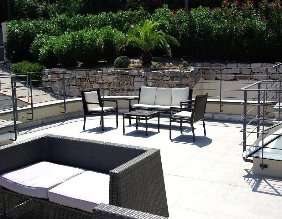 Holiday home Villa Alamp Super Cannes -Vue Mediterranee Exceptionnelle - 4 Chambres Avec Salles De Bain Wc - Piscine Privee Sans Vis-A-Vis - Rooftop Panoramique Vallauris